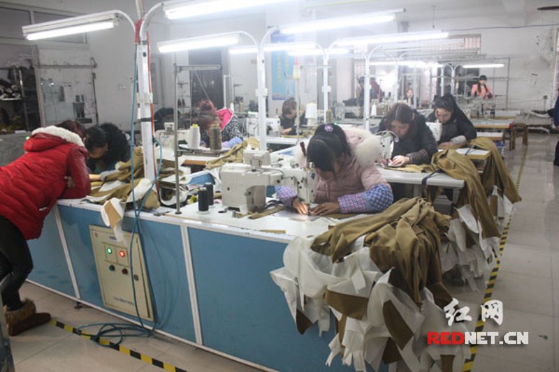 女装OEM:一场时尚与质量的双重舞蹈